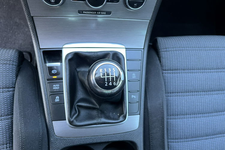 Volkswagen Passat 2.0 1WŁ LED BiXenon Climatronic Bezwypadkowy Alu Stan B.db zdjęcie 19