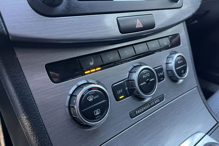 Volkswagen Passat 2.0 1WŁ LED BiXenon Climatronic Bezwypadkowy Alu Stan B.db zdjęcie 26