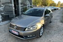 Volkswagen Passat 2.0 1WŁ LED BiXenon Climatronic Bezwypadkowy Alu Stan B.db zdjęcie 5
