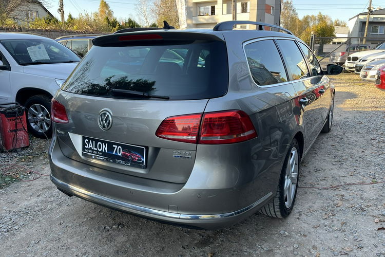 Volkswagen Passat 2.0 1WŁ LED BiXenon Climatronic Bezwypadkowy Alu Stan B.db zdjęcie 9
