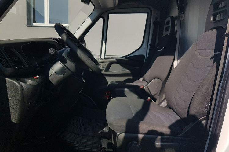 Iveco Daily KONTENER NISKOPODŁOGOWY 4.43x2.23x2.42 SKLEP FOODTRUCK KAMPER KLIMA zdjęcie 21