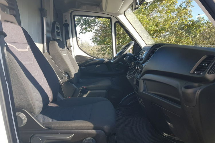 Iveco Daily KONTENER NISKOPODŁOGOWY 4.43x2.23x2.42 SKLEP FOODTRUCK KAMPER KLIMA zdjęcie 22