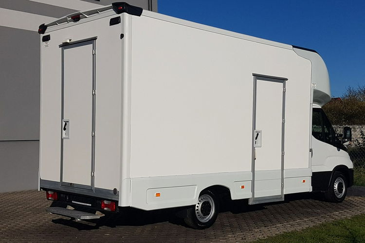 Iveco Daily KONTENER NISKOPODŁOGOWY 4.43x2.23x2.42 SKLEP FOODTRUCK KAMPER KLIMA zdjęcie 4