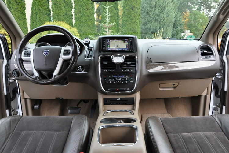 Lancia Voyager Platinium Skóry Navi Kamera pełna elektryka DVD 1-ręce z Niemiec zdjęcie 25