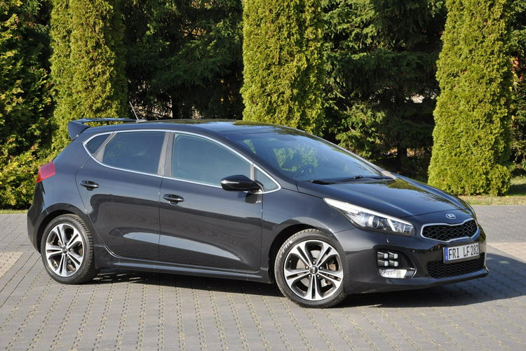 Kia Cee'd GT-Line Ledy Bixenon Panorama Navi Kamera Parkr. z Niemiec zdjęcie 11