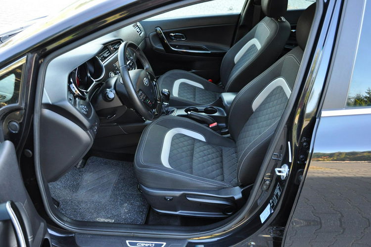 Kia Cee'd GT-Line Ledy Bixenon Panorama Navi Kamera Parkr. z Niemiec zdjęcie 21