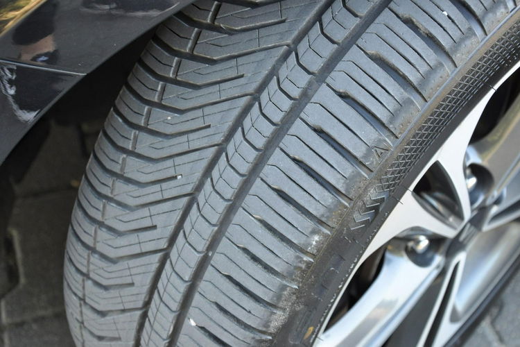 Kia Cee'd GT-Line Ledy Bixenon Panorama Navi Kamera Parkr. z Niemiec zdjęcie 32