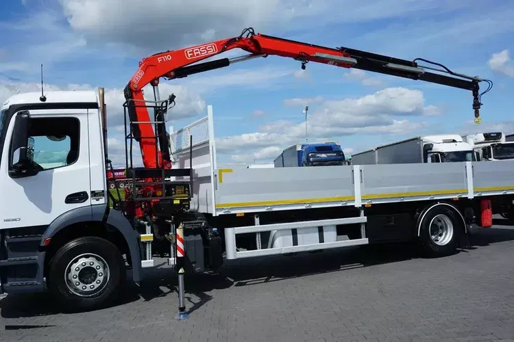 Mercedes ANTOS / 1830 / ACC / SKRZYNIOWY + HDS / HIAB FASSI 110 / DŁ . 7.9 M zdjęcie 23