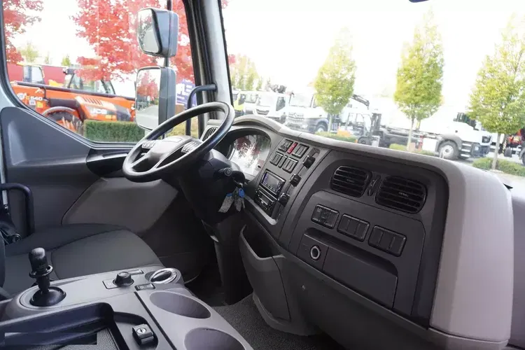 DAF LF 320 E6 / Chłodnia Lamberet 22 palety / Winda 2t / Ładowność 9t zdjęcie 18