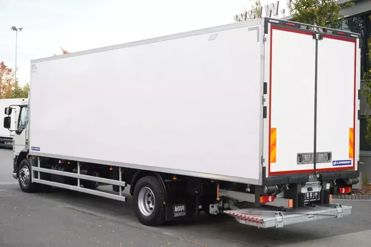 DAF LF 320 E6 / Chłodnia Lamberet 22 palety / Winda 2t / Ładowność 9t zdjęcie 5