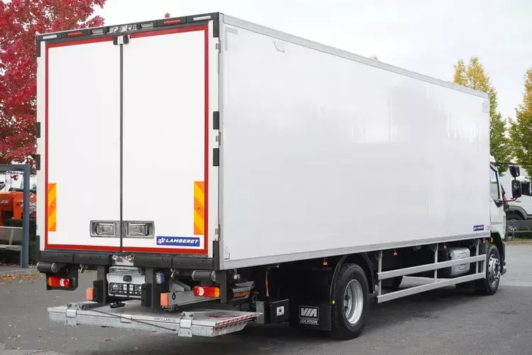 DAF LF 320 E6 / Chłodnia Lamberet 22 palety / Winda 2t / Ładowność 9t zdjęcie 6