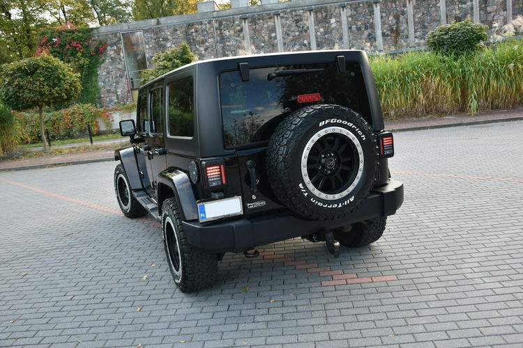 Jeep Wrangler Sahara 3.6 V6 284KM Automat 2015r. 4x4 IDEALNY Climatronic zdjęcie 17