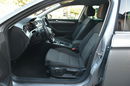 Volkswagen Passat R-line 2.0TDi 150KM Manual 2020r. Kamera Virtual FullLED NAVi 84tkm zdjęcie 17