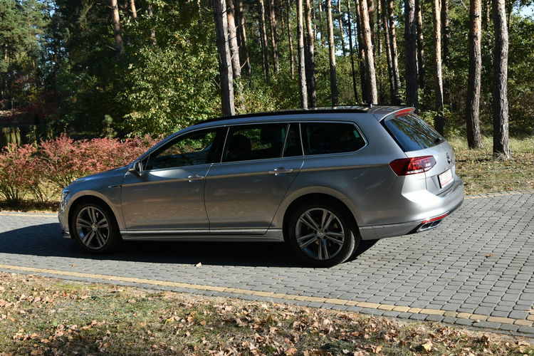 Volkswagen Passat R-line 2.0TDi 150KM Manual 2020r. Kamera Virtual FullLED NAVi 84tkm zdjęcie 20