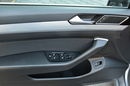 Volkswagen Passat R-line 2.0TDi 150KM Manual 2020r. Kamera Virtual FullLED NAVi 84tkm zdjęcie 25