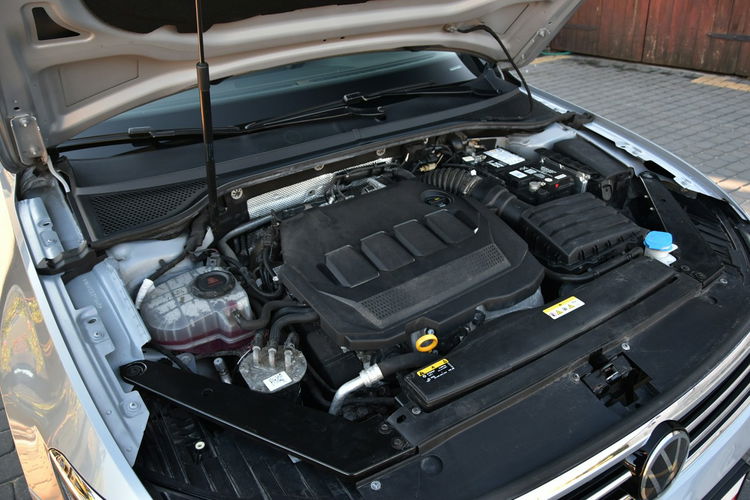 Volkswagen Passat R-line 2.0TDi 150KM Manual 2020r. Kamera Virtual FullLED NAVi 84tkm zdjęcie 30