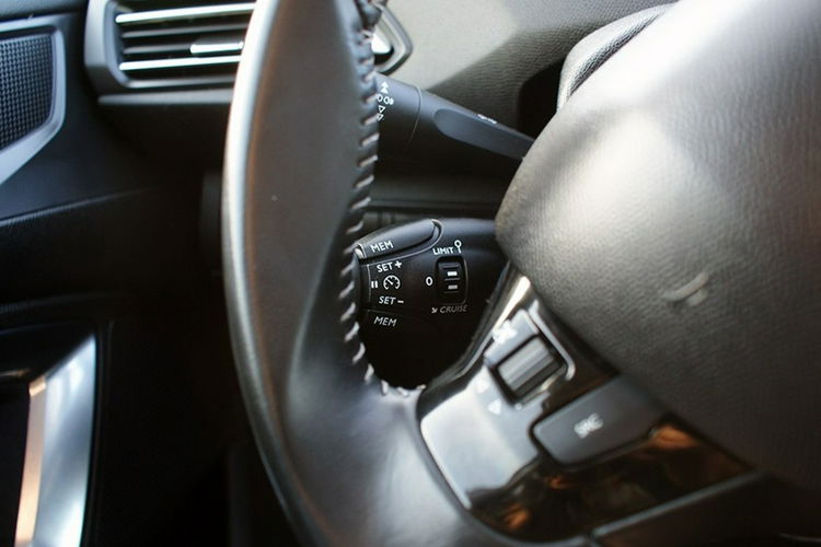 Peugeot 308 zdjęcie 16