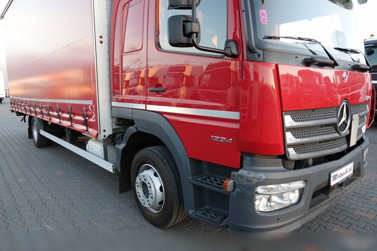 Mercedes ATEGO 1224 / 4x2 / SOLÓWKA / FIRANKA - 7.7 m / 60 m3 / PODNOSZONY DACH / 2020 ROK / PO ZŁOTYM KONTRAKCIE SERWISOWYM  zdjęcie 9