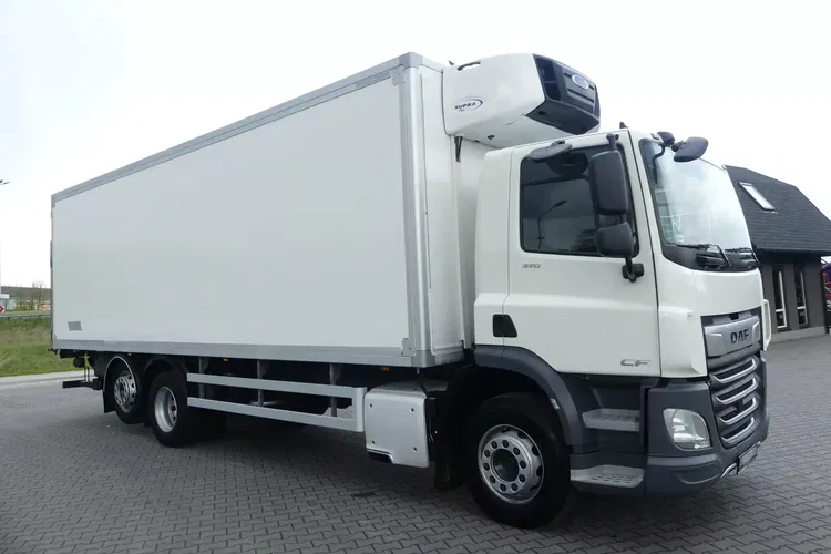 DAF CF 370 / 6x2 / CHŁODNIA 8.25 + WINDA / EURO 6 / 20 PALET / zdjęcie 9