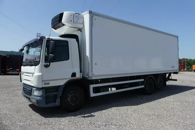 DAF CF 26.360 / 6x2 / CHŁODNIA 8.25 + WINDA / / 20 PALET / zdjęcie 3