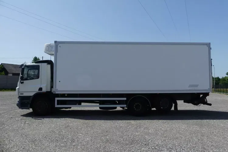 DAF CF 26.360 / 6x2 / CHŁODNIA 8.25 + WINDA / / 20 PALET / zdjęcie 4