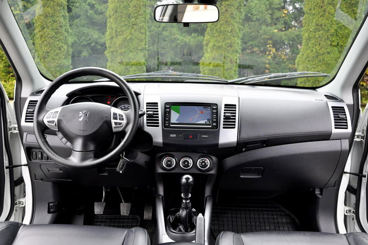 Peugeot 4007 Lift Platinium bi-xenon 4X4 Navi 7 foteli Kamera Skóry Alu 18 zdjęcie 25