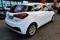 samochód osobowy Hyundai zdjęcie 33