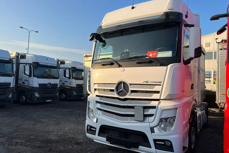 Mercedes ACTROS MP4 zdjęcie 3