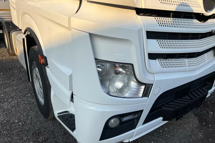 Mercedes ACTROS MP4 zdjęcie 5