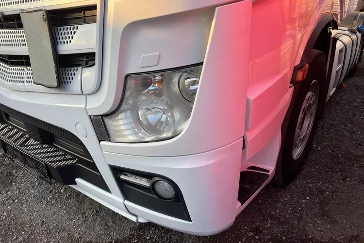 Mercedes ACTROS MP4 zdjęcie 8