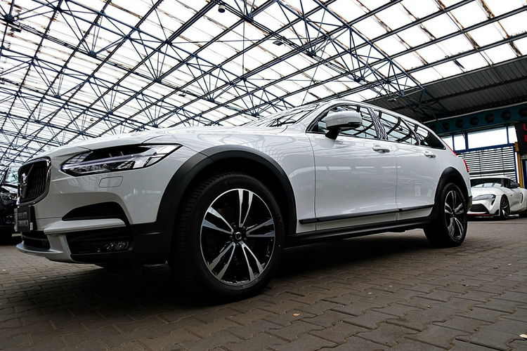 Volvo V90 Cross Country HARMAN/kardon MASAŻE 3Lata GWAR I-wł Kraj Bezwypad D5 235KM 4x4 FV23% zdjęcie 6
