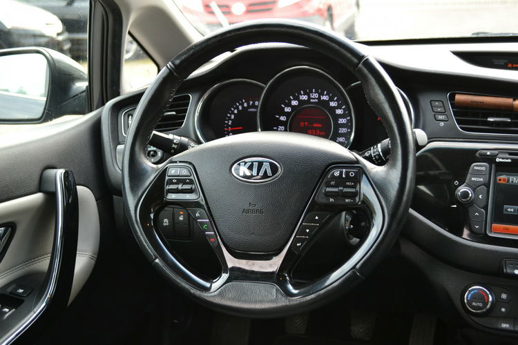 Kia Cee'd 1.6 135KM Podgrz. Kierownica, Fotele Harman/Kardon LED Alufelgi zdjęcie 12