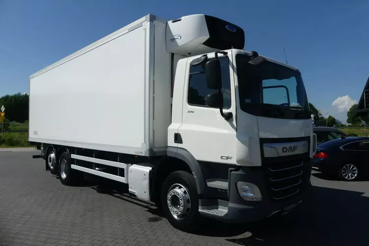 DAF CF 370 / 6x2 / CHŁODNIA 8.25 + WINDA / EURO 6 / 330 TYS KM / zdjęcie 10