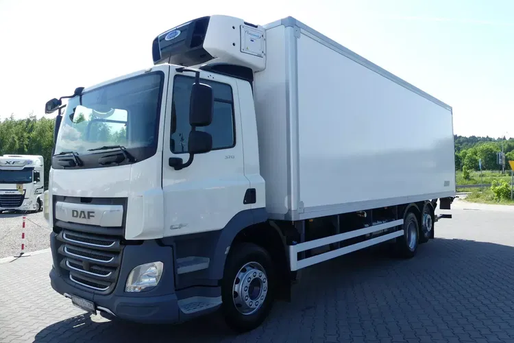 DAF CF 370 / 6x2 / CHŁODNIA 8.25 + WINDA / EURO 6 / 330 TYS KM / zdjęcie 3