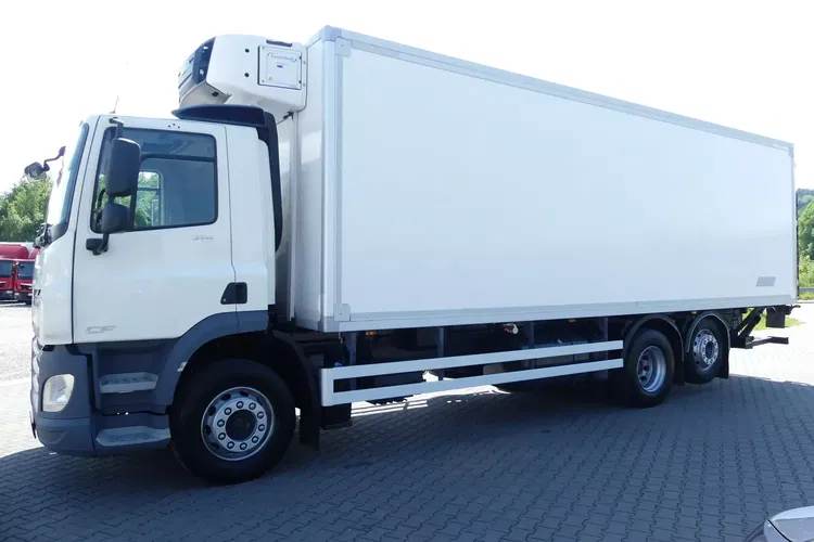 DAF CF 370 / 6x2 / CHŁODNIA 8.25 + WINDA / EURO 6 / 330 TYS KM / zdjęcie 5