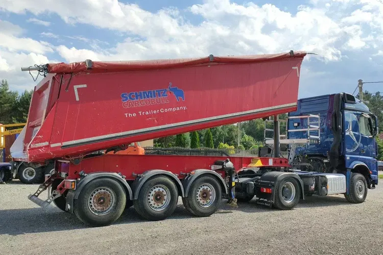 Schmitz 33m Waga: 5700kg Ład.: 30300kg Góra: alu Dół: stal zdjęcie 4