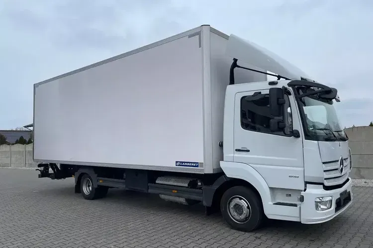 Mercedes ATEGO 818, IZOTERMA OGRZEWANA zdjęcie 4