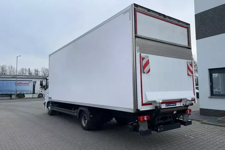 Mercedes ATEGO 818, IZOTERMA OGRZEWANA zdjęcie 8