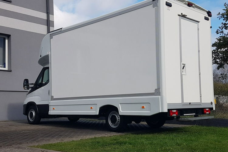 Iveco Daily KONTENER NISKOPODŁOGOWY 4.43x2.23x2.42 SKLEP FOODTRUCK KAMPER KLIMA zdjęcie 28