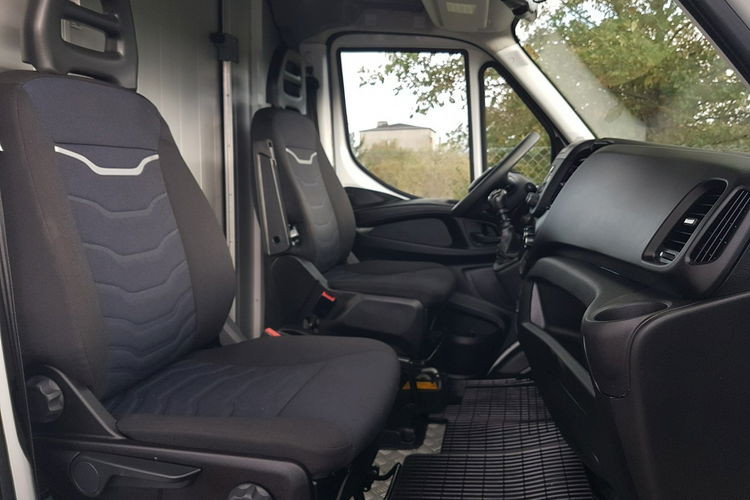 Iveco Daily KONTENER NISKOPODŁOGOWY 4.43x2.23x2.42 SKLEP FOODTRUCK KAMPER KLIMA zdjęcie 8