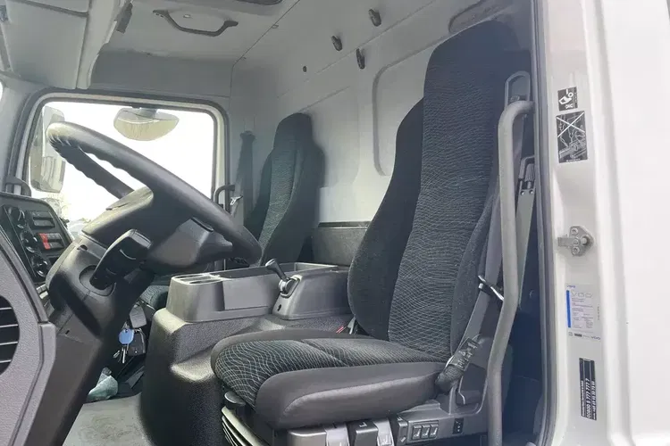 Mercedes ATEGO 818 klima, pneumatyka zdjęcie 10