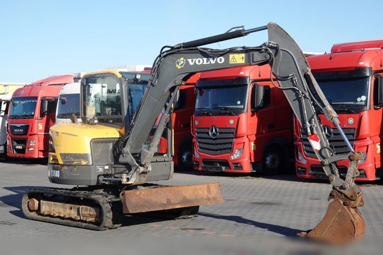 Volvo ECR58D / MINI KOPARKA / 2018 ROK / 3900 MTH / KLIMATYZACJA  zdjęcie 8