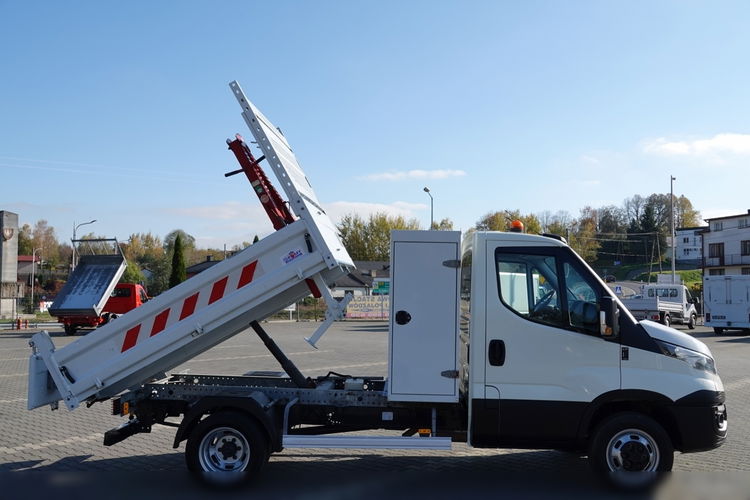 Iveco DAILY 35-140 / WYWROTKA / + HDS / 2017 ROK / MANUAL / 3 OSOBOWY / SPROWADZONY / PO KONTRAKCIE SERWISOWYM zdjęcie 10