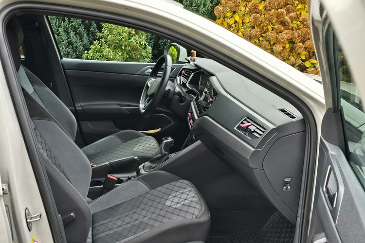Volkswagen Taigo 1.5 TSI 150KM R-Line / Salon PL I-właściciel PERFEKCYJNE AUTO zdjęcie 9