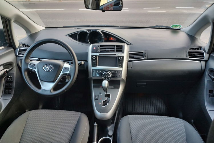 Toyota Verso 1.8 VVTi 147KM Klimatronic Automat 7 osobowy zdjęcie 23