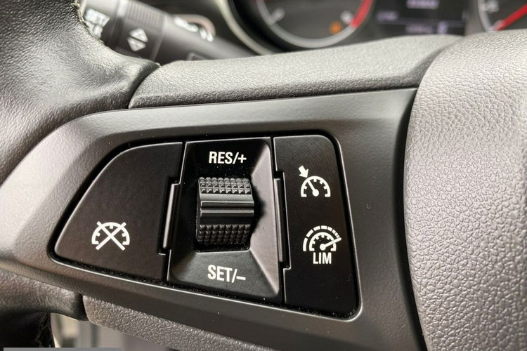 Corsa Opel Corsa 1.4 Niski oryginalny przebieg :) zdjęcie 11