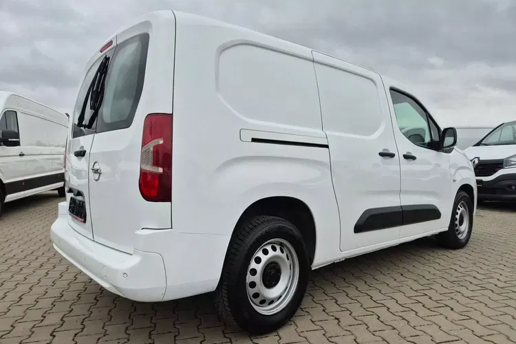 Opel Combo L2H1 57999zł NETTO 1, 5CDTi/102KM zdjęcie 8