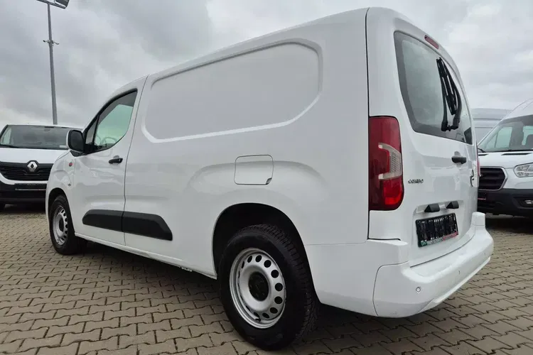 Opel Combo L2H1 57999zł NETTO 1, 5CDTi/102KM zdjęcie 9