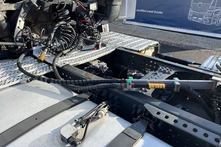 Mercedes ACTROS MP4 zdjęcie 34