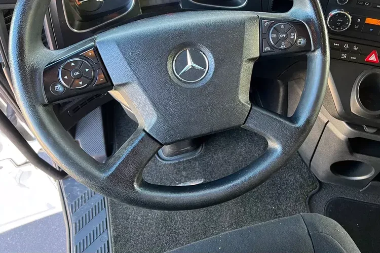 Mercedes ACTROS MP4 zdjęcie 38